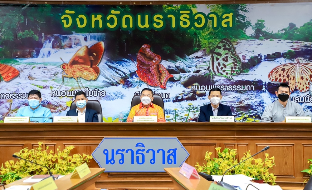 พ่อเมืองนราธิวาส ลงนามประกาศ "ขจัดความยากจนฯ" ลั่นคนนราธิวาสต้องไม่ทิ้งใครไว้ข้างหลัง