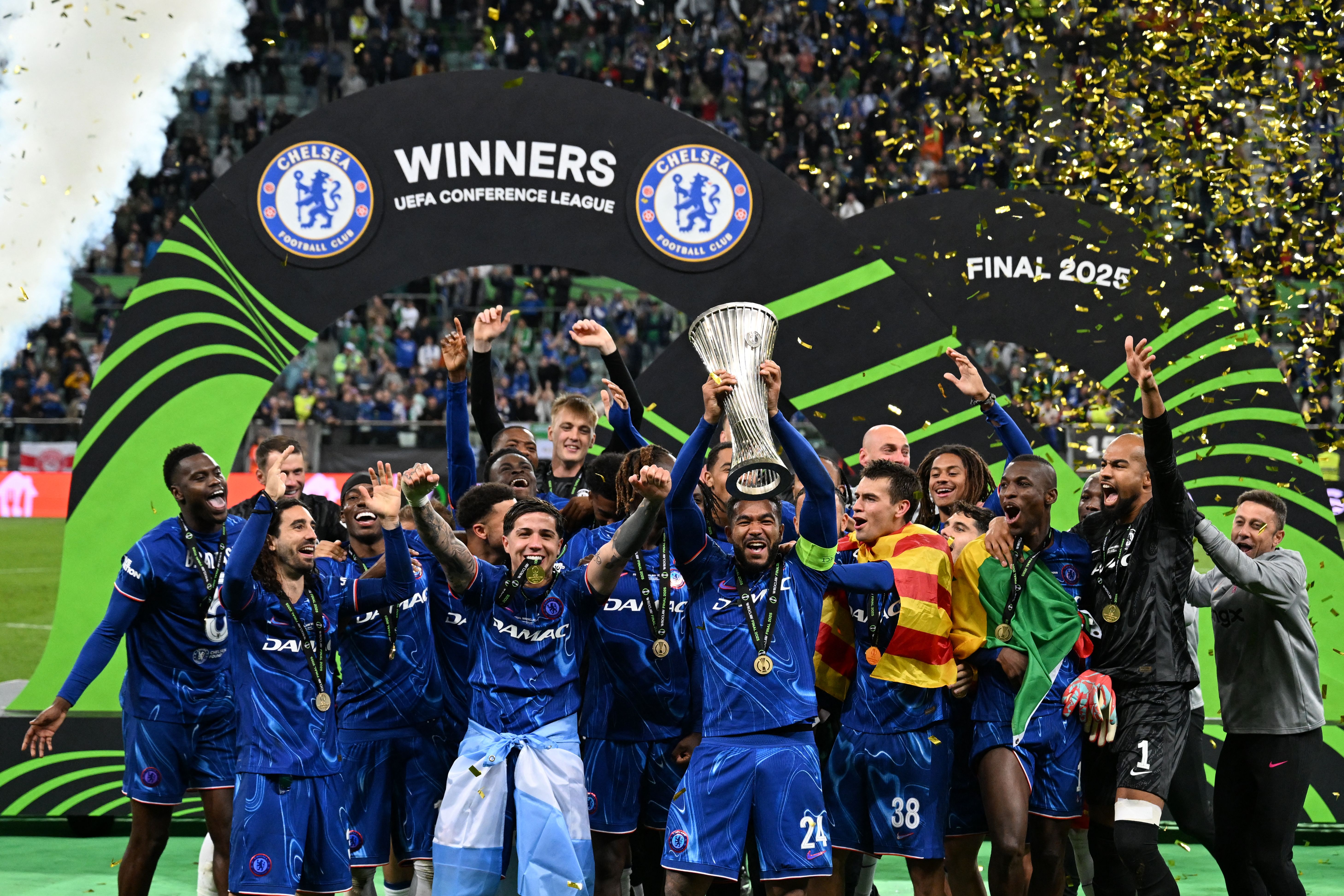 "เชลซี" ถล่ม "รีล เบติส" 4-1 ผงาดแชมป์คอนเฟอเรนซ์ ลีก ทีมแรกคว้า 3 แชมป์ยุโรปครบ