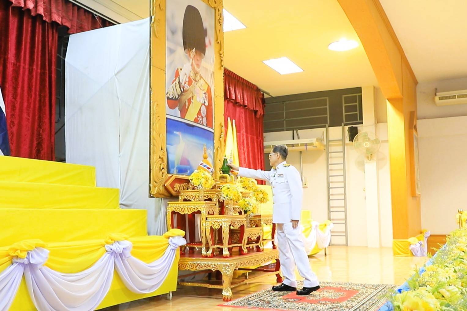 ลพบุรีจัดพิธีทำบุญตักบาตร เพื่อถวายพระราชกุศล เนื่องในโอกาสวันเฉลิมพระชนมพรรษาพระบาทสมเด็จพระเจ้าอยู่หัว