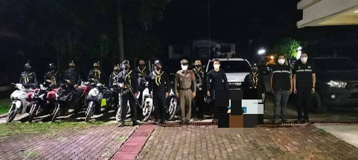 ทหารพราน 35 และตร.สภ.แม่เมยร่วมจับกุมขบวนการลักลอบขนรถข้ามแดน 