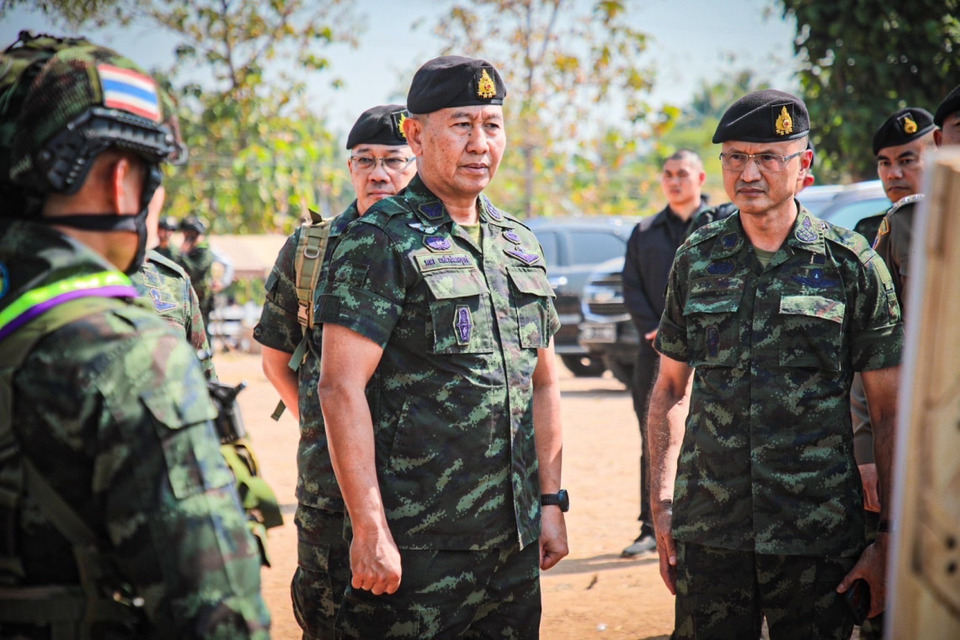 จัดทัพผู้พันพร้อมรบ! "บิ๊กปู" เซ็นคำสั่งโยกย้าย 228ผู้พัน วางตัวขุนพลคอแดงคุมราบ-ม้า-ปืน เปลี่ยนโฉม "ทหารเสือราชินี" สู่ ร.902 รอ. 