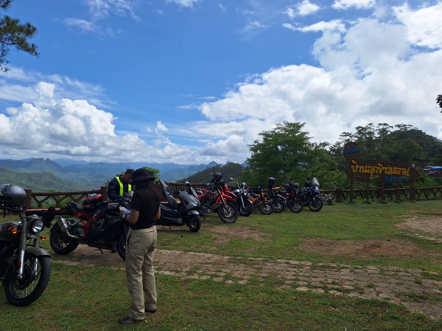 รวมพลังชาวแม่ฮ่องสอนรีวิวเส้นทางสุดสวย Romantic on Scenic Route  ส่งเสริมการท่องเที่ยวหน้าฝน  