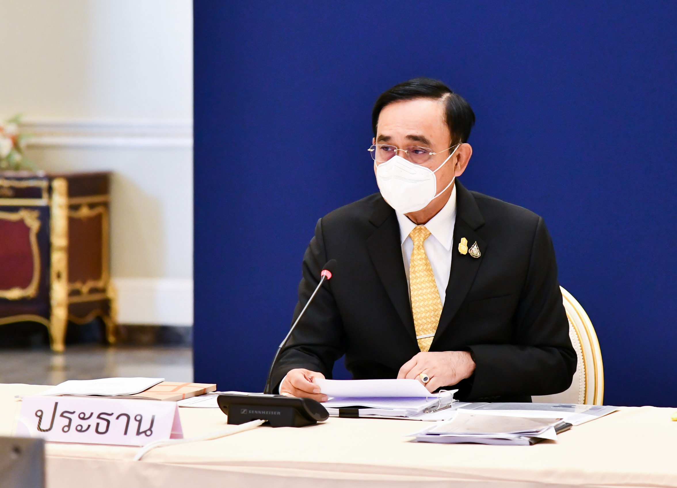 นายกฯ ประชุม ศบศ. ถกมาตรการดึงดูดนักลงทุน แก้กฎหมายล้าสมัย ตั้งเป้าพลิกโฉมประเทศ หวังเพิ่มรายได้เข้าไทย