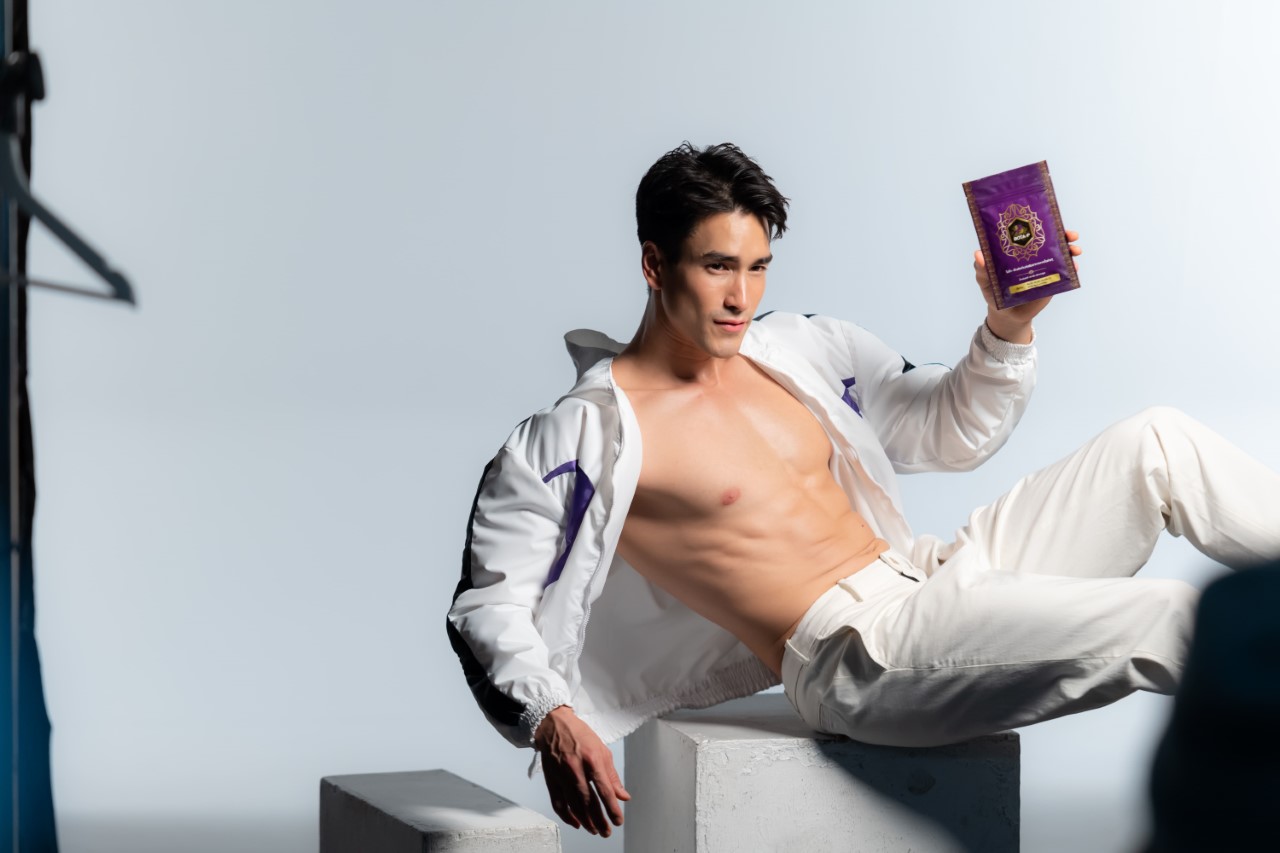 หล่อเกินต้าน ! “ณเดชน์” แซ่บ ถอดเสื้อ โชว์ซิกซ์แพ็ก รับบทพรีเซ็นเตอร์คนใหม่ แบรนด์สินค้าสุขภาพ