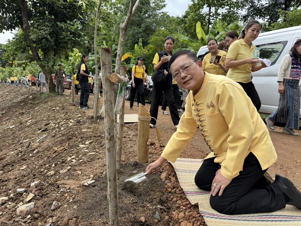 ผู้ว่าฯอุตรดิตถ์ ร่วม “คืนธรรมชาติสู่ธรรม” ปี 8 เพิ่มป่า-พัฒนาแหล่งน้ำ-บูรณะวัด