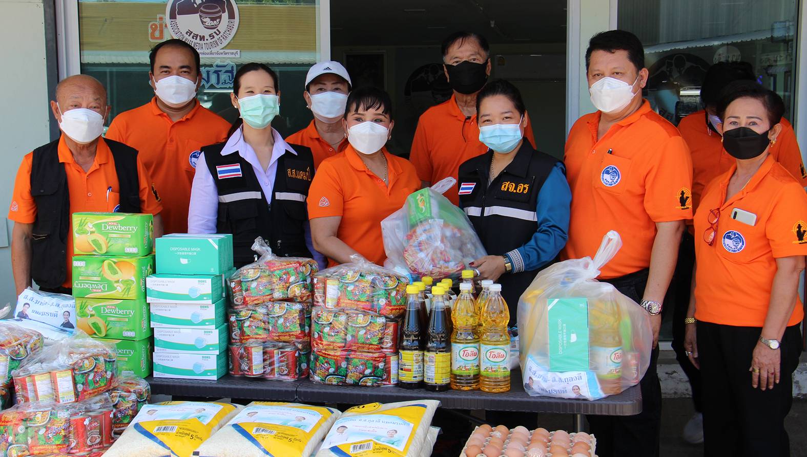 สมาคมสื่อท่องเที่ยวราชบุรี จัดถุงยังชีพดูแลสมาชิก 