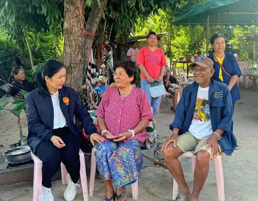 "สส.สุภาพร" รุดเยี่ยมให้กำลังใจ พร้อมมอบสิ่งของครอบครัวประสบอัคคีภัยบ้านโนนทรายงาม