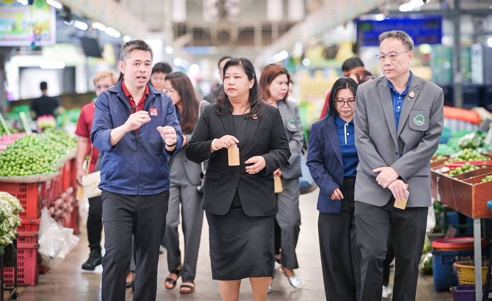 แห่งแรก!! มกอช. จับมือตลาดสี่มุมเมือง ยกระดับ “ตลาดกลางมะนาว” ผ่านมาตรฐานความปลอดภัยอาหาร