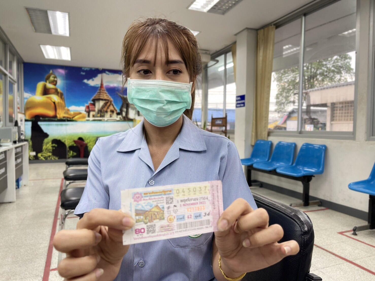 สุดเฮง! เจ้าหน้าที่สาว รพ.อ่างทอง ทะเบียนรถให้โชค รับ 6ล้าน 