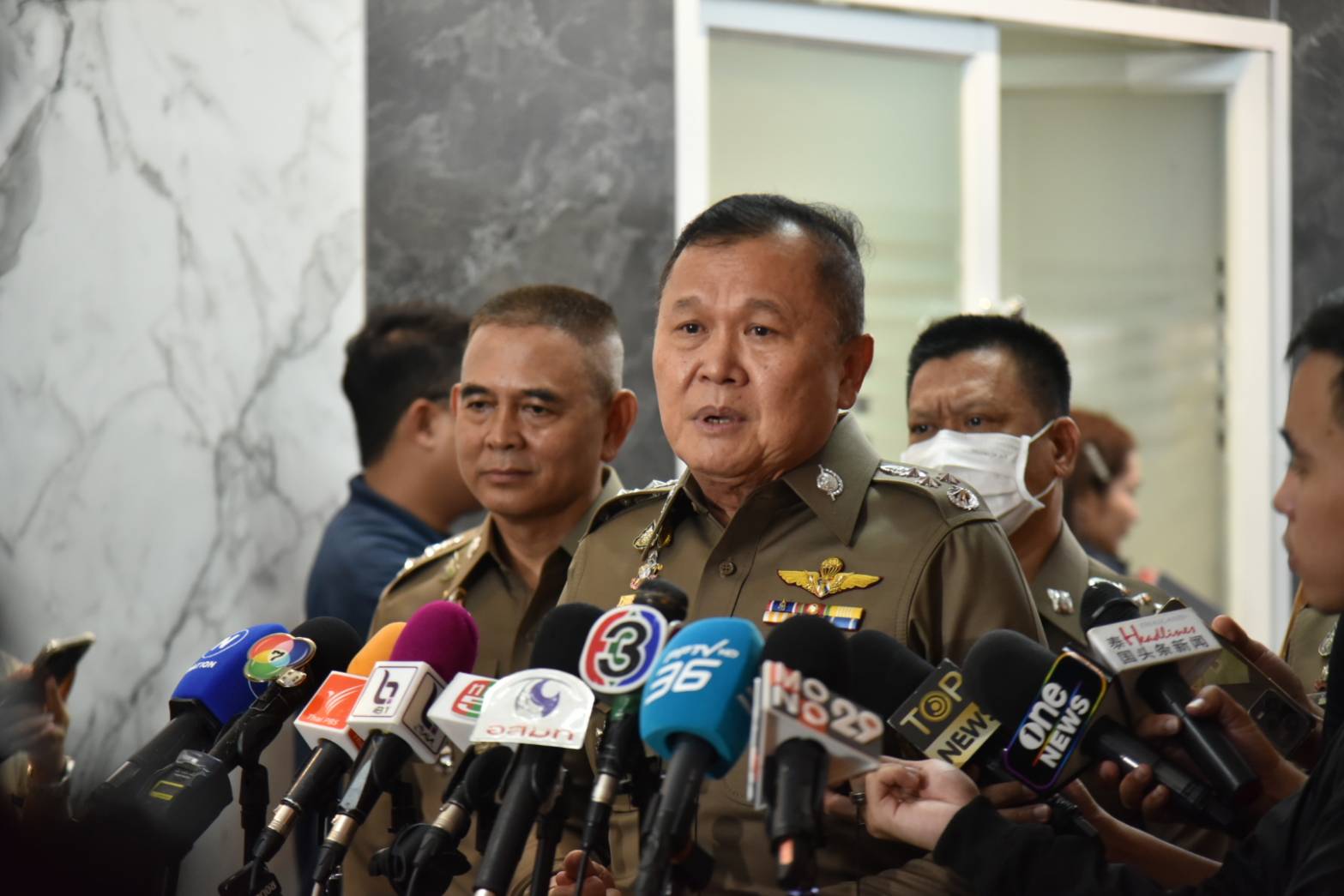รอง ผบ.ตร. เรียกประชุมคณะกรรมการสอบ “บิ๊กโจ๊ก” พร้อมพวก ยันยึดหลักกฎหมายให้ความเป็นธรรม