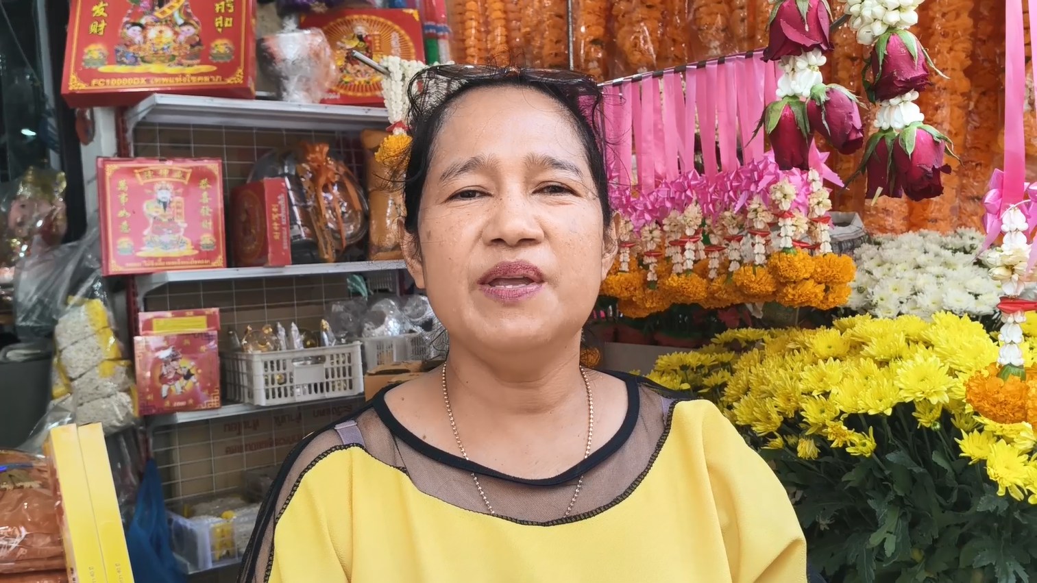 วันอาสาฬหบูชา ร้านดอกไม้สงขลา สั่งดาวเรืองจากกรุงเทพฯราคาแพง ส่วนดอกบัวบ้านใช้ในพื้นที่ราคาปกติ