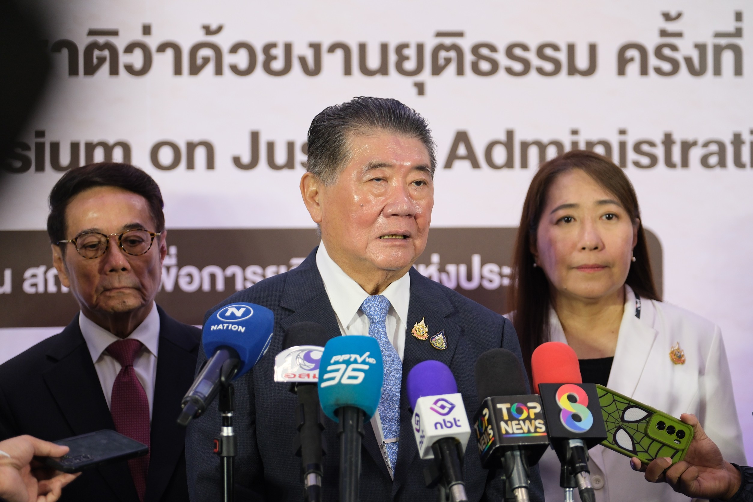 "บิ๊กอ้วน" ยัน "เพื่อไทย-ภูมิใจไทย" ยังร่วมมือกันดี เหมือนตอนตั้งรัฐบาล  ชี้ "คดีฮั้วเลือกสว." ว่าไปตามกระบวนการทางกฎหมาย 