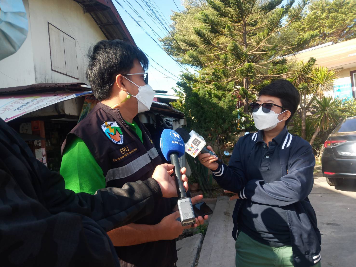 นักวิชาการสิ่งแวดล้อมเข้าตรวจโรงงานไฟไหม้ถูกรปภ.ปฏิเสธ ไม่ให้เข้า