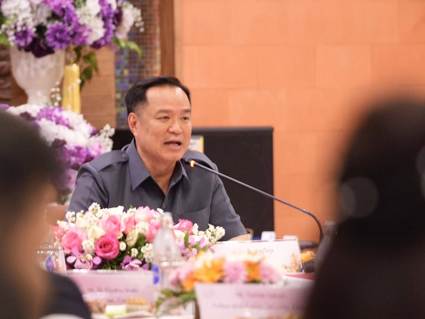 "มหาดไทย" เร่งเยียวยาเหยื่อรถบัสบึงกาฬพลิกคว่ำ ตามระบบรายละ 5 แสนบาท