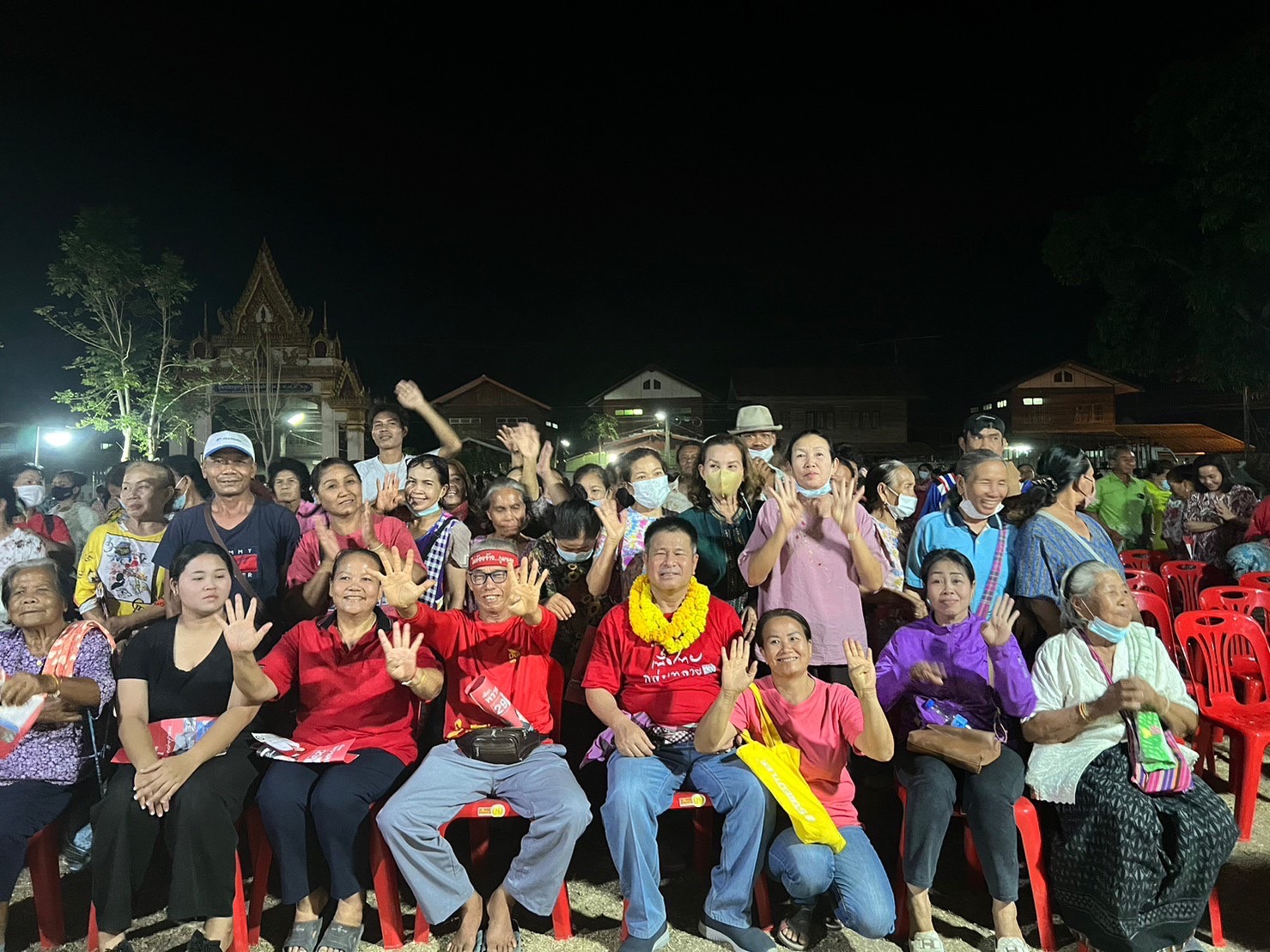 "กำนันหิต" เพื่อไทย"กาฬสินธุ์" เขต 6 คนสาธารณะเดินสายปราศรัย​ ขอคะแนนแลนด์สไลด์ 2 อำเภอ