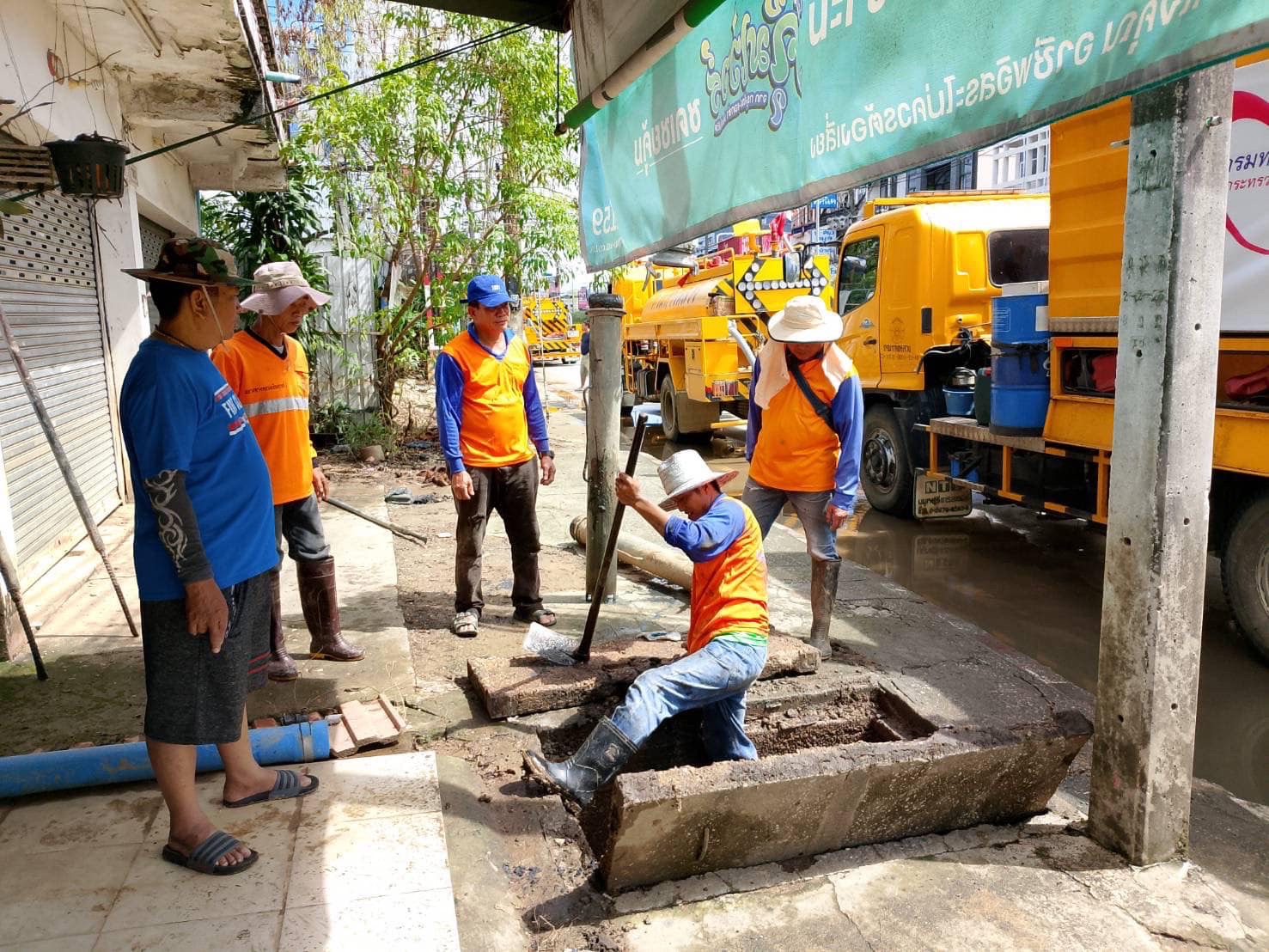 แขวงทางหลวงเชียงรายที่ 1 เร่งแก้ปัญหาฝุ่นตกค้างบนผิวถนน 