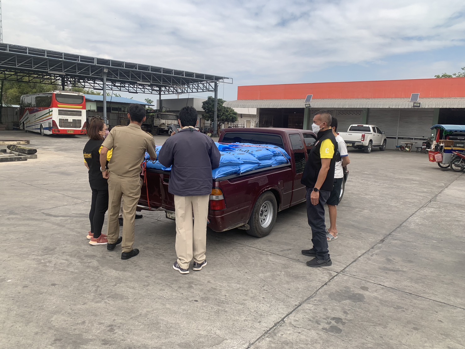 บก.ปคบ.ร่วมมือกรมวิชาการเกษตรตรวจยึด-อายัดปุ๋ยเคมีปลอมของกลางเพียบ  