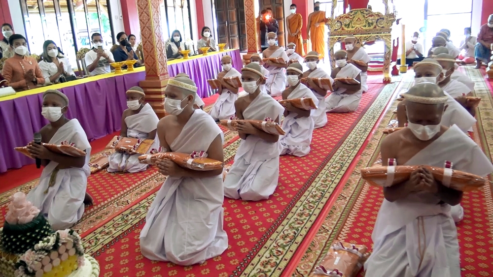 วัดแช่มอุทิศ จัดพิธีบรรพชาอุปสมบทพระภิกษุสามเณรภาคฤดูร้อน เฉลิมพระเกียรติฯ รุ่นที่ 5 
