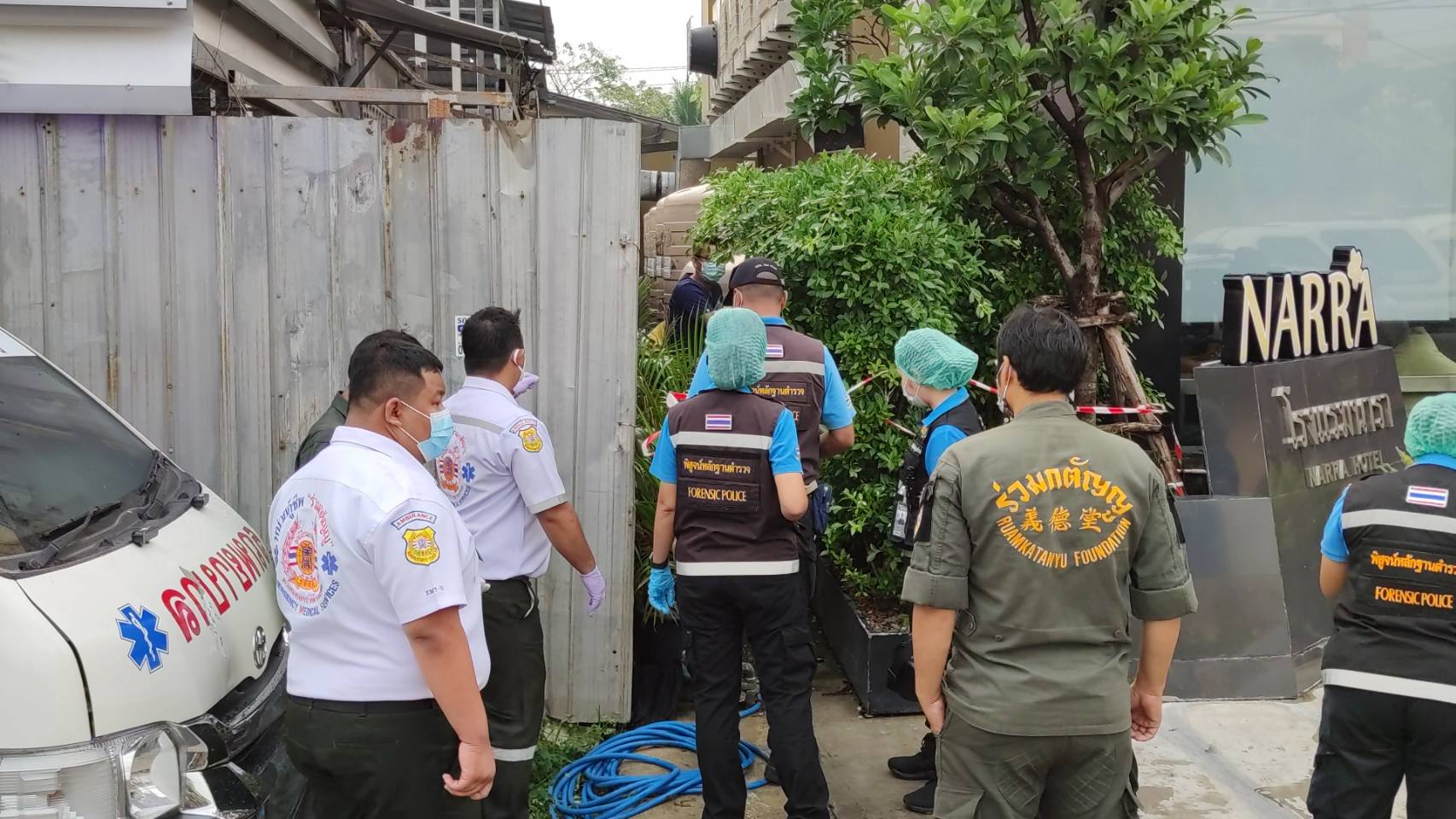 ผู้ต้องหาคดีฉ้อโกงพยายามหนีตำรวจพลัดตกชั้น 7 โรงแรมดังดับ