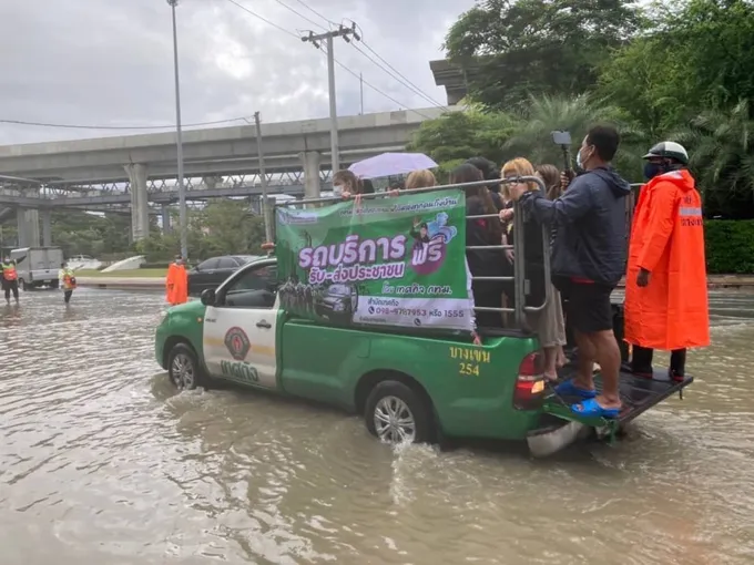กทม.เตือน "บางเขน หลักสี่ ดอนเมือง สายไหม" รับมือฝนถล่ม 1-3 ทุ่ม คืนนี้!