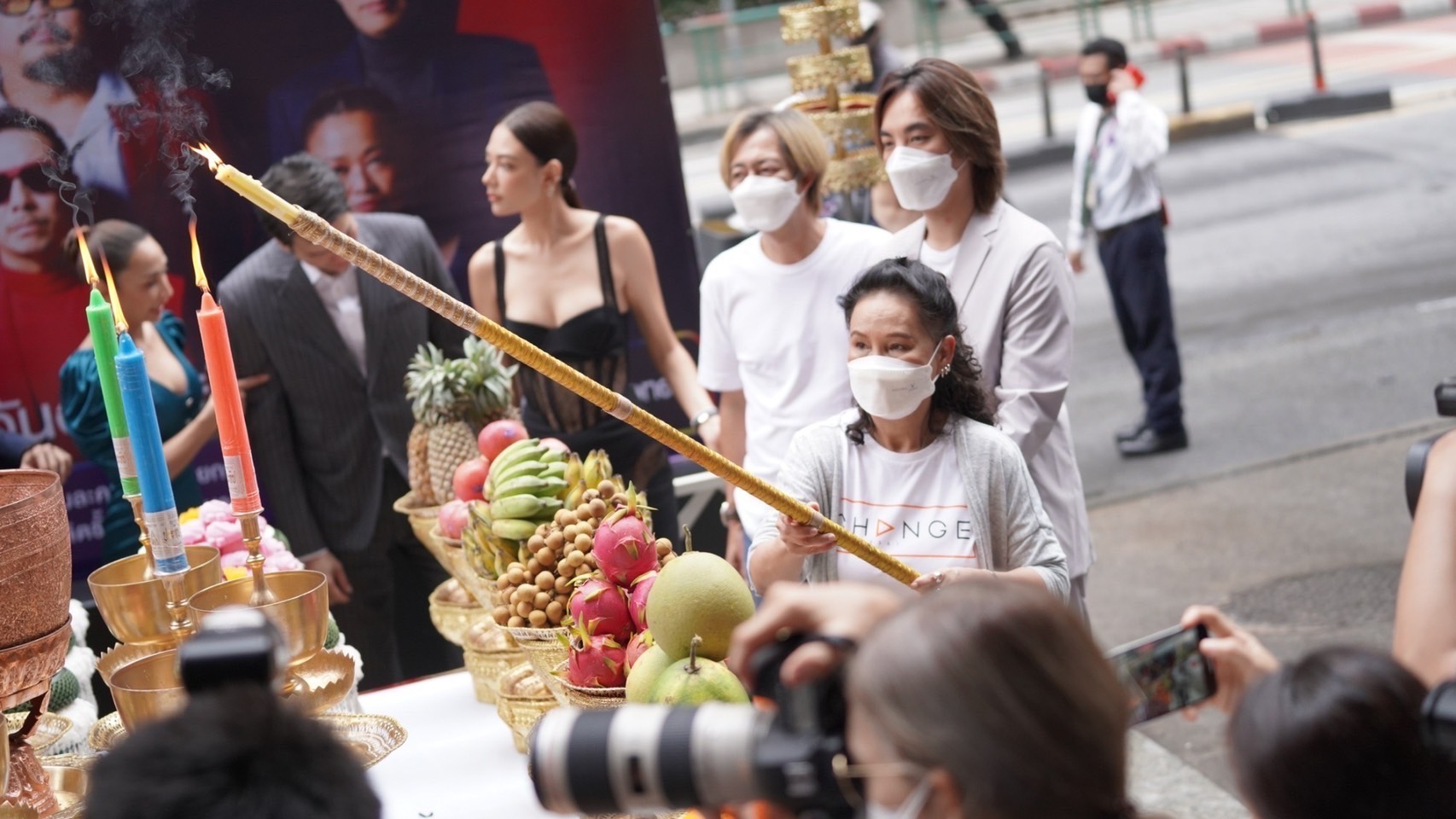  CHANGE2561 บวงสรวงละคร “สายรุ้ง” 'ป้อง' ประกบ 'แซมมี่' ครั้งแรกเคมีสุดปัง พร้อมทัพนักแสดงฝีมือคุณภาพการันตรีความเข้มข้น