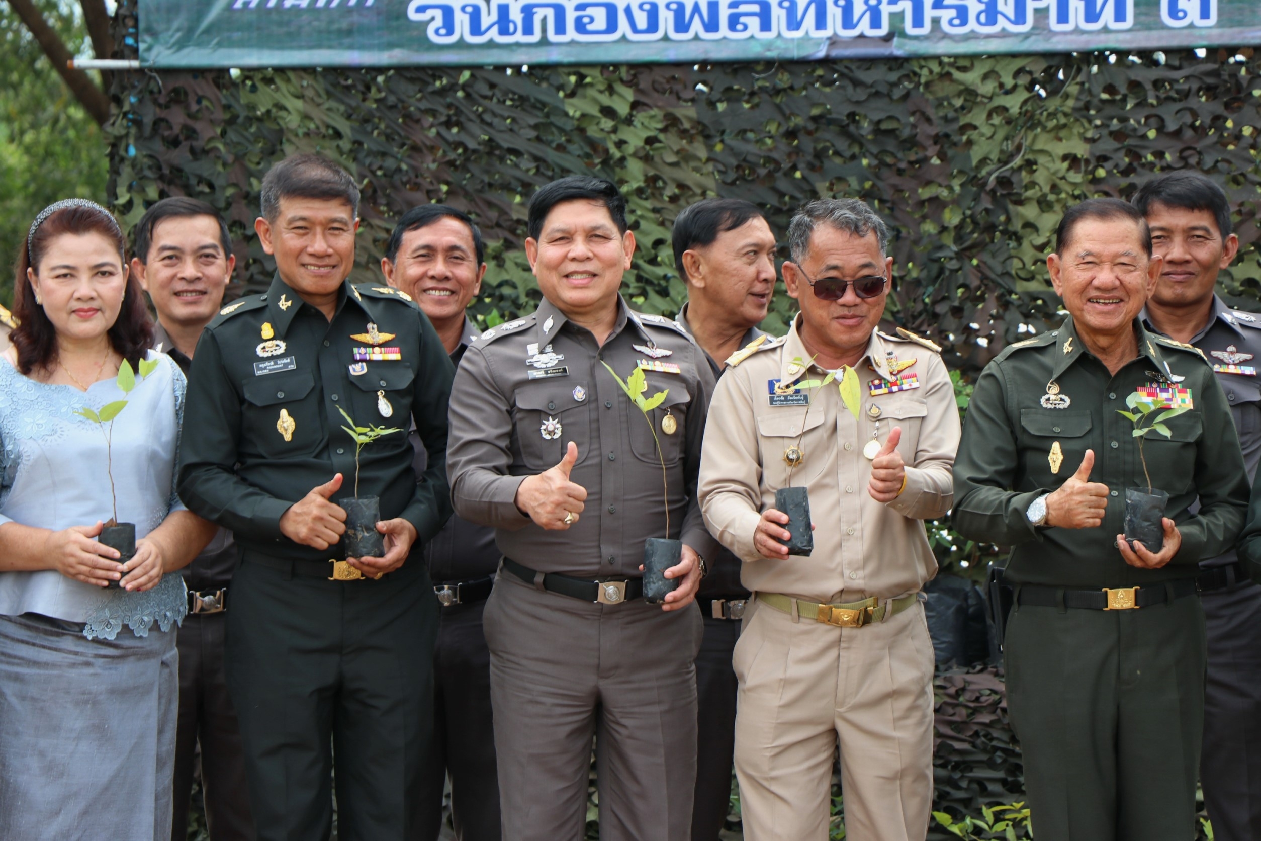  ผบก.ภ.จว.กาฬสินธุ์นำขรก.ตำรวจร่วมพิธีทำบุญเนื่องในวันกองพลทหารม้าที่ 3 ค่ายเปรมติณสูลานนท์  