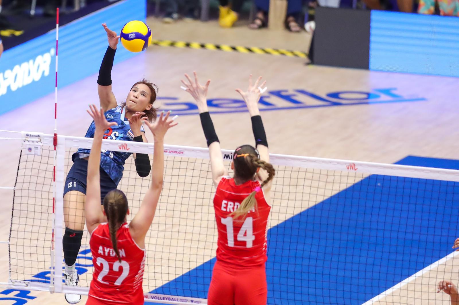 เต็มที่! "วอลเลย์บอลหญิงไทย" พ่าย ตุรกี สิ้นสุดเข้ารอบสุดท้าย VNL 2023