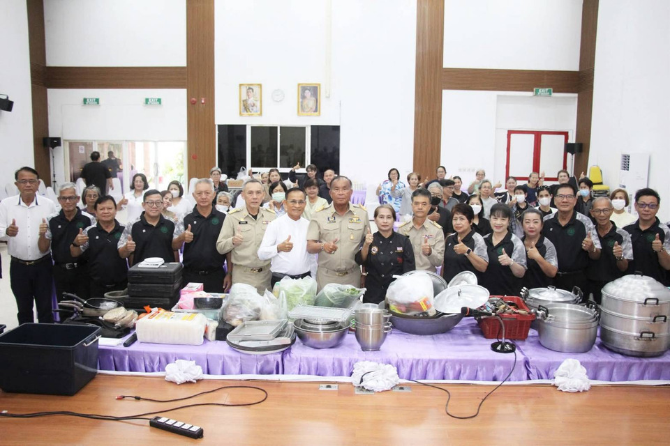 อ่างทองเดินหน้าสร้างอาชีพ! เปิดอบรมทำอาหาร ต่อยอดวัตถุดิบชุมชนเพิ่มรายได้