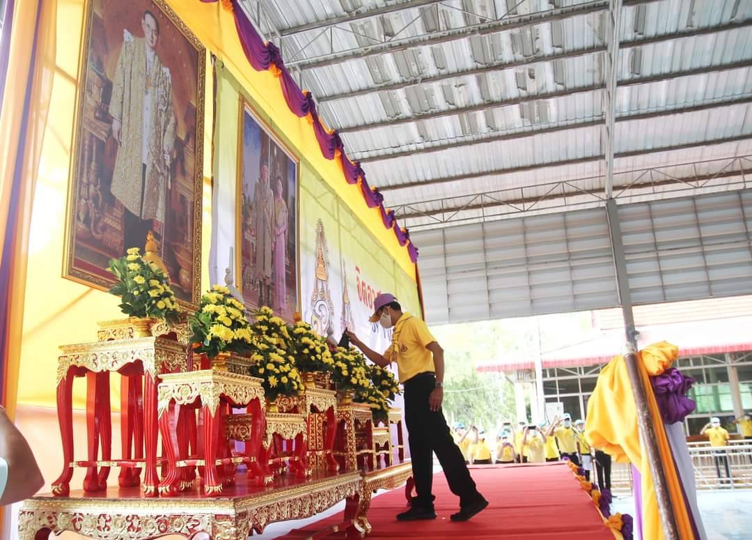 ผู้ว่าฯลพบุรี นำจิตอาสาจัดกิจกรรม "ปณิธานความดี ทำดีเริ่มได้ที่ใจเรา" ถวายพระราชกุศลเนื่องในวันคล้ายวันสวรรคตในหลวง รัชกาลที่ 9