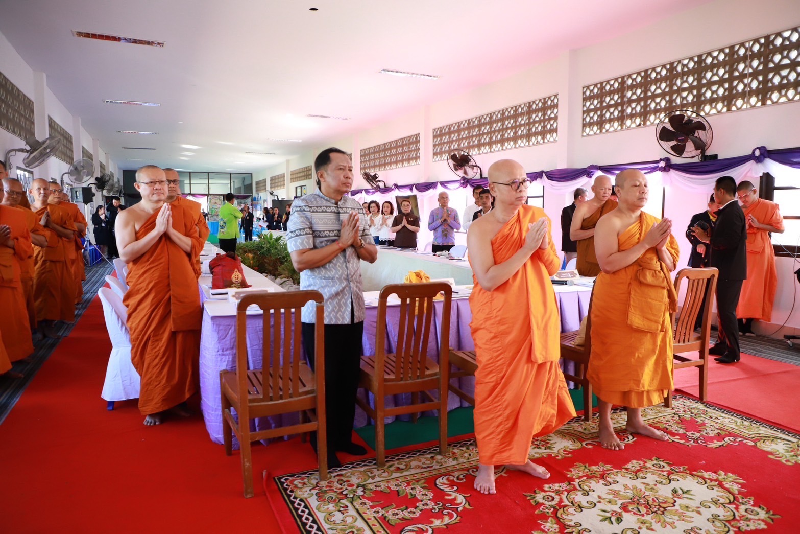 สุราษฎร์ธานีให้การต้อนรับคณะกรรมการตรวจเยี่ยมและประเมินความพร้อมในการขอย้ายสถานที่ตั้งโรงเรียนพระปริยัติธรรม แผนกสามัญศึกษา