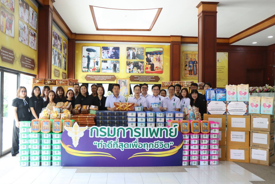 สธ. ห่วงใยปชช.ประสบภัยน้ำท่วมส่งยาเวชภัณฑ์ ชุดยาสามัญประจำบ้าน 15,000 ชุด ช่วยเหลือ 