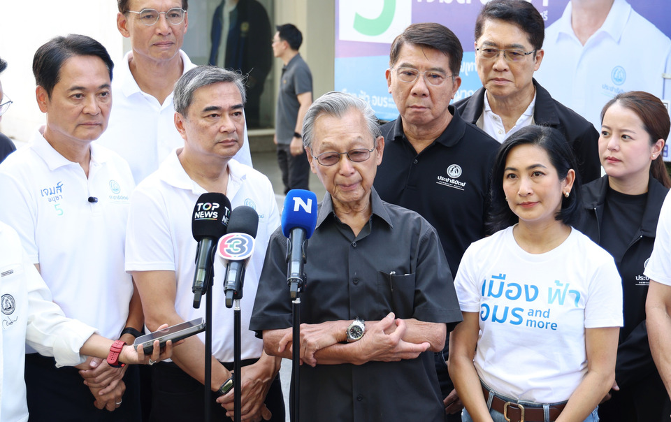 "ชวน-อภิสิทธิ์" แท็กทีมย้ำ "ระบบพรรค" หลักประกันความโปร่งใส กทม. ชำแหละพวก "อิสระแปลงร่าง" เตือนคนกรุงพลาดหนนี้รออีก 4 ปี