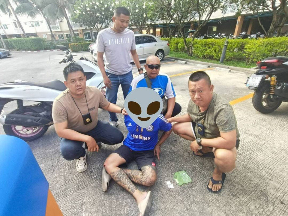 ไม่รอด! หนุ่มขับ PCX ภูเก็ต ซุก-เสพ-ขายยาไอซ์ ถูกชุดปฏิบัติการพิเศษสกัดจับ 