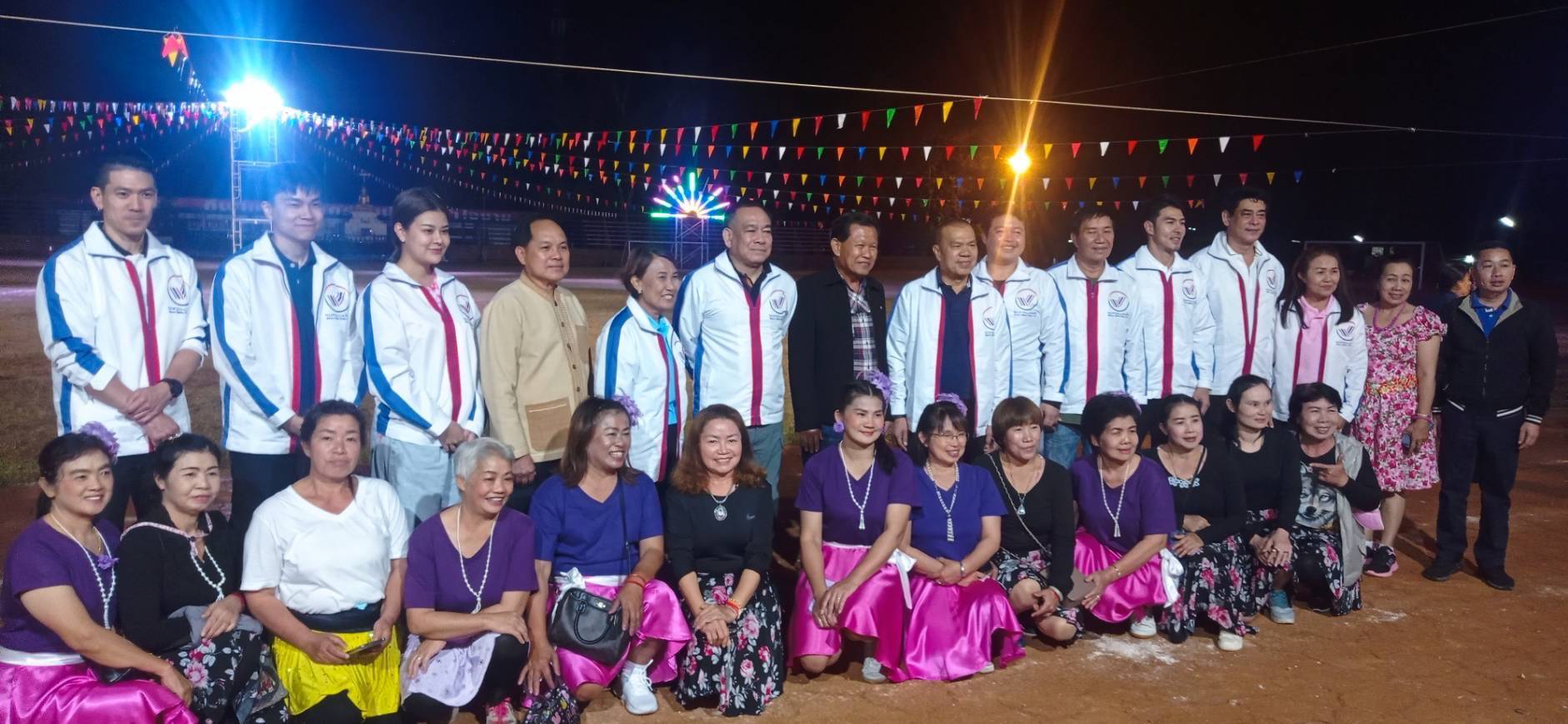 พรรครวมแผ่นดิน ร่วมพิธีเปิดงานโครงการรำวงย้อนยุคเพื่อสุขภาพ สานสัมพันธ์ สร้างความสุขสามัคคี 