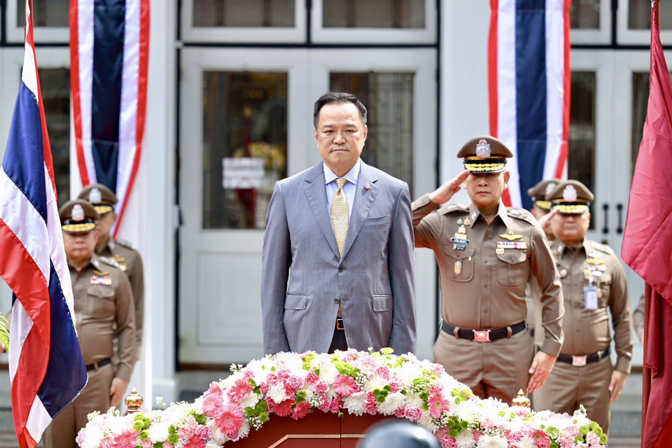 “นายกฯ ” มอบนโยบาย ขรก.ตำรวจเป็นที่พึ่งปชช.-ปกป้องสถาบัน ชี้ แก้อาชญากรรม ตร. - ปกครองไปด้วยกันสำเร็จแน่