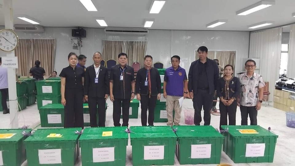 กกต.ประจำ อบจ.กาฬสินธุ์ส่งมอบบัตรเลือกตั้งให้ทั้ง 18 อำเภอ พร้อมจัดการเลือกตั้งนายกอบจ. 23 ส.ค.69