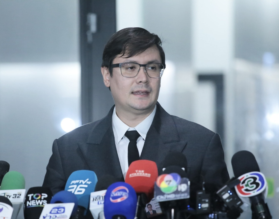 "โรม" แฉยับคดีสินบนดีอี 40 ล้าน ตร.เกียร์ว่าง 8 เดือน ไม่กล้าออกหมายเรียก "นายคิว" ลูกเสี่ยตือ ทั้งที่ระดับ รมต. แจ้งจับเอง