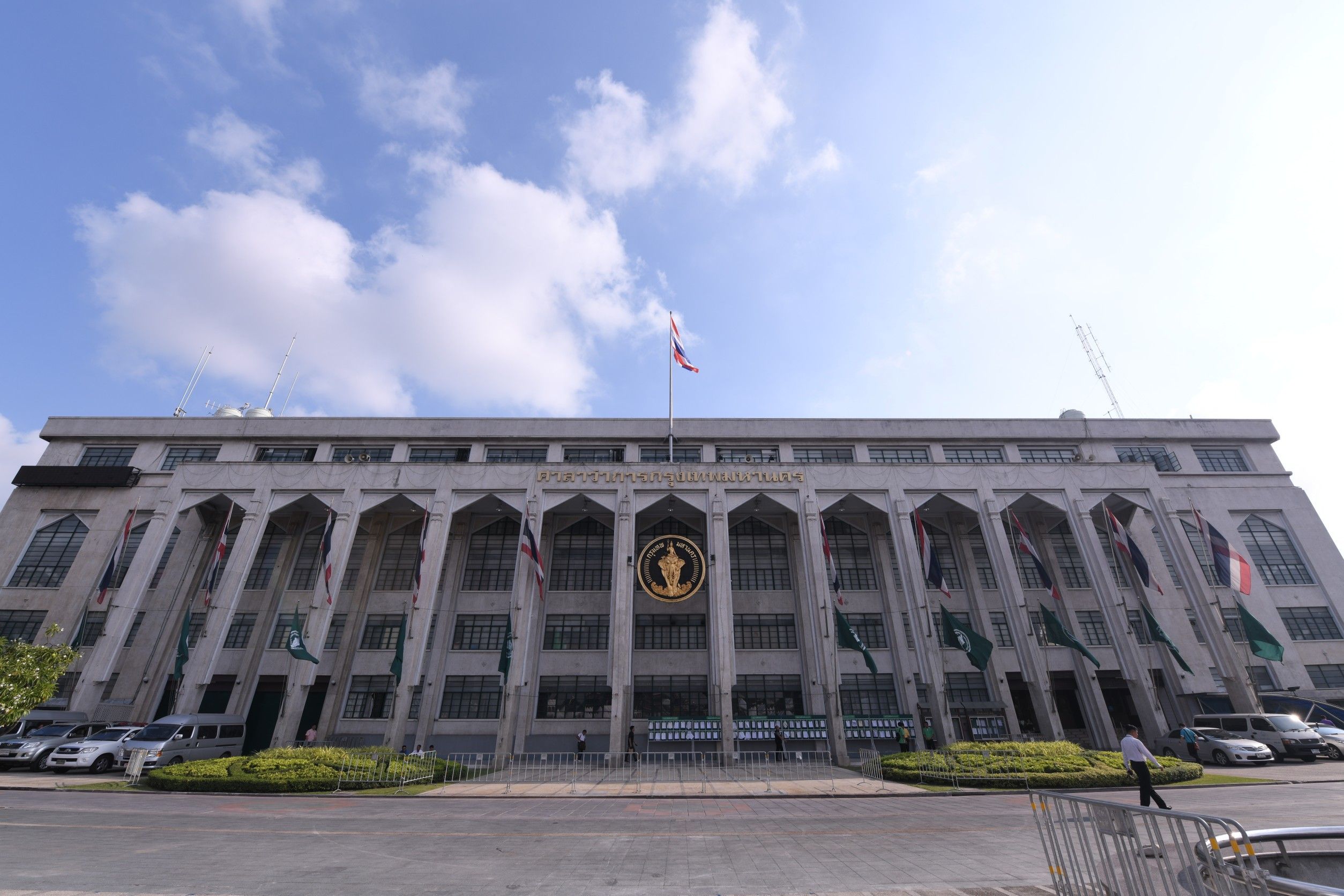 “ขรก.กทม.” ฟันเฟืองสำคัญ  สานฝัน ผู้ว่าฯกทม.คนใหม่