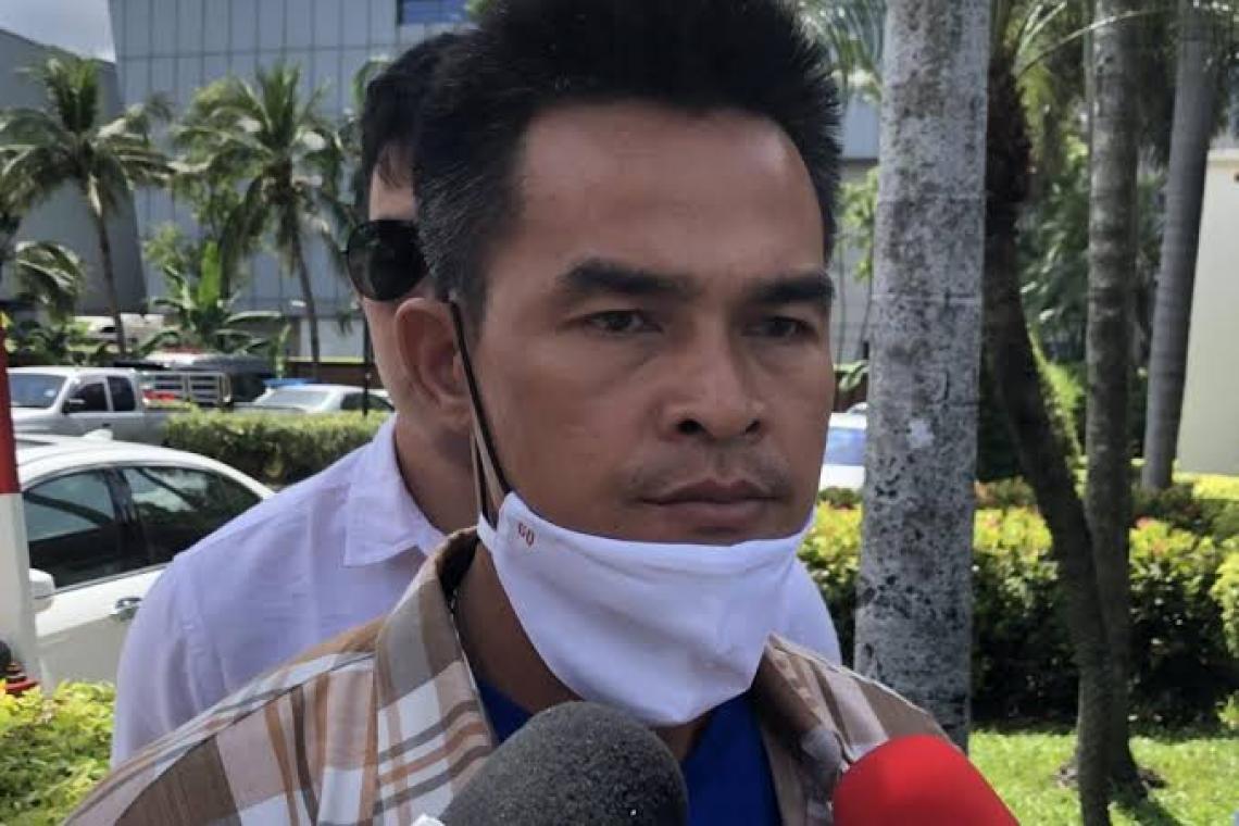 'น้าต่าย' น้องเมีย ลุงพล รับตกใจ หลังศาลออกหมายจับลุงพล