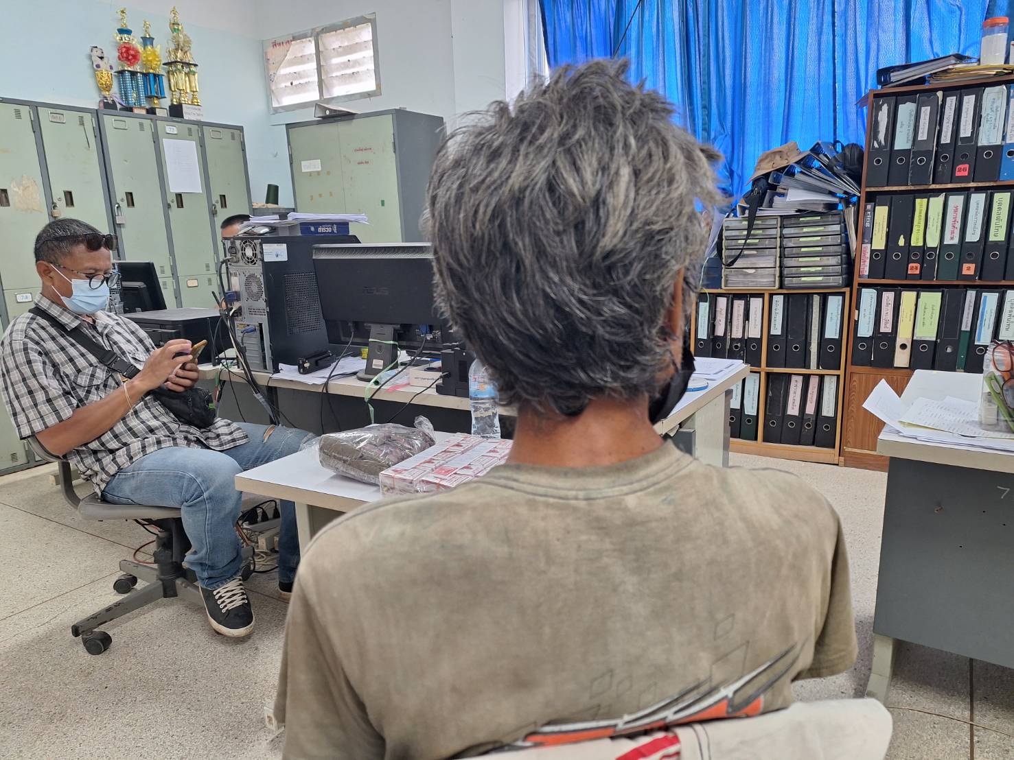 รวบอดีตมือกีตาร์ขโมยยาเส้นนอนศาลาเผยบ้านมีฐานะแต่อยากเร่ร่อน