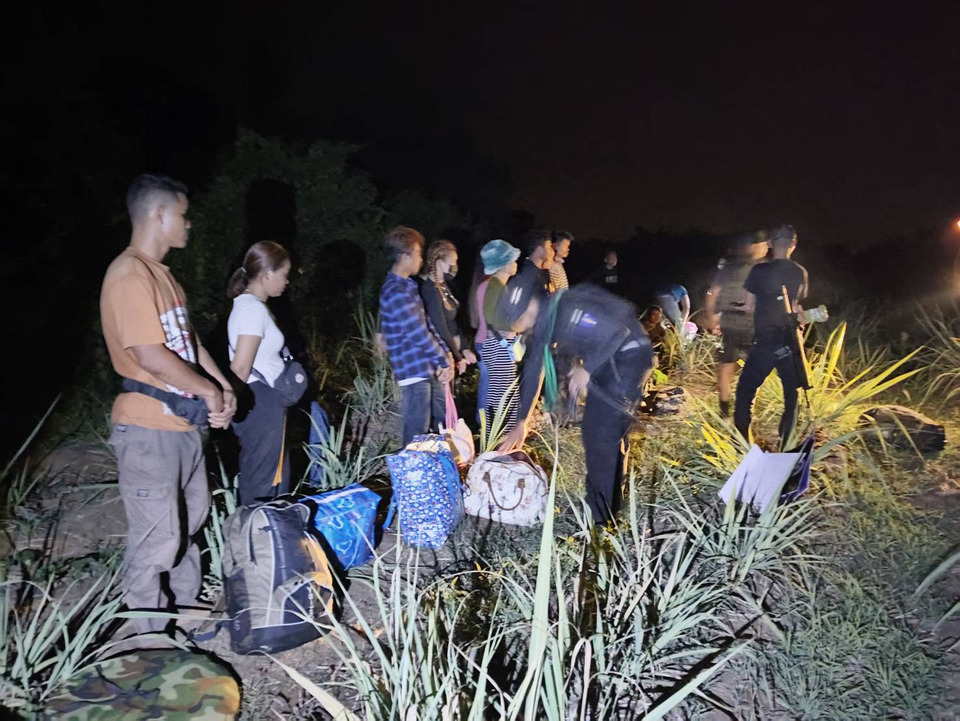 ทหารพรานสระแก้วสกัดแรงงานกัมพูชา 18 คน ลอบข้ามแดน หวังเข้าทำงานในไทย 