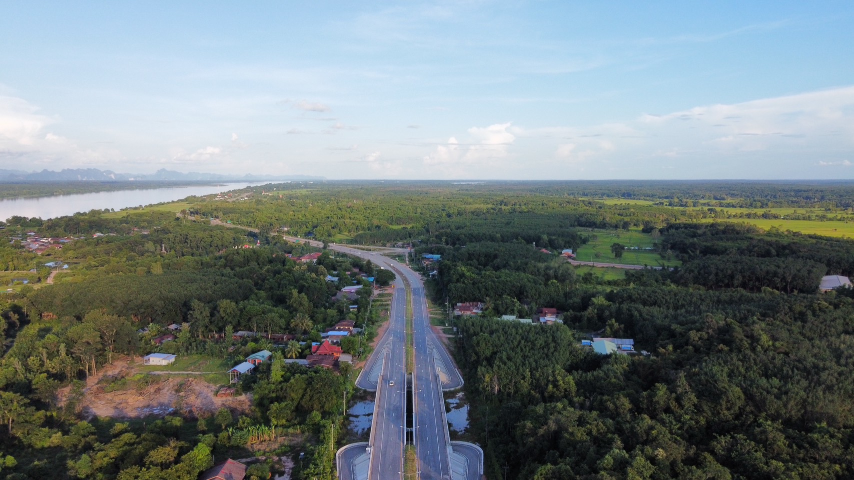 ทล.ขยาย 4 ช่องจราจร ทล.212 ต.พะทาย – อ.ท่าอุเทน จ.นครพนม แล้วเสร็จ หนุนเขตศก.พิเศษ-ส่งเสริมการค้าชายแดน
