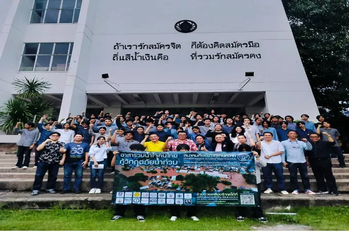 เปิดใจเด็ก "อุเทนถวาย-บ้านกาญจนา" แท็กทีมตักโคลนล้างบ้าน ช่วยฟื้นฟู จ.เชียงราย