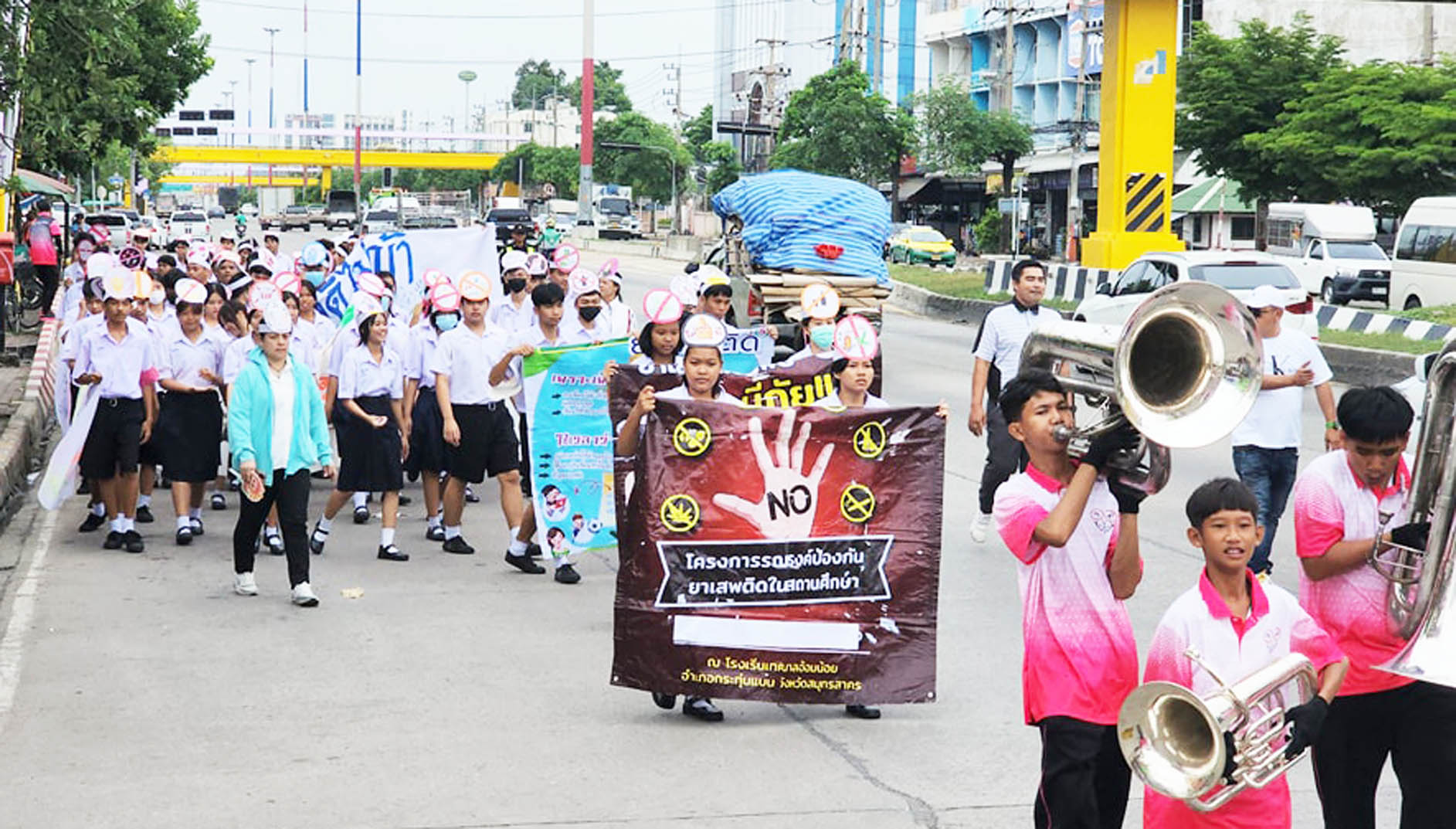 ทน.อ้อมน้อย พร้อมใจร่วมออกรณรงค์ พลังแผ่นดินเอาชนะยาเสพติดประจำปี67 