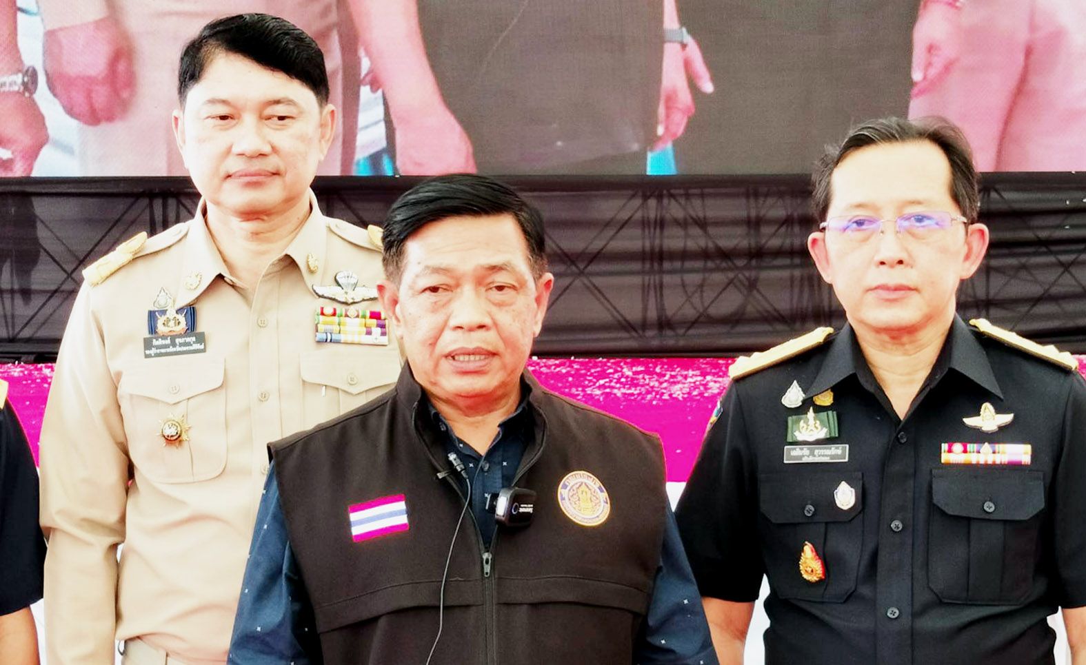 “อลงกรณ์” ปล่อยเรือตรวจการณ์ป้องกันทำผิดกฎหมายประมงช่วงปิดอ่าวไทยฟื้นฟูสัตว์น้ำ