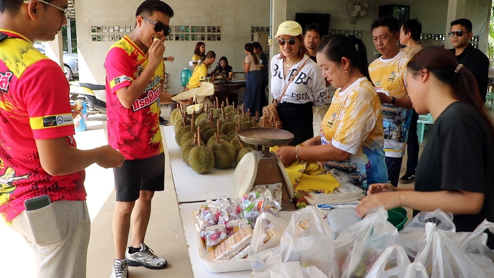 ททท.พังงาต้อนรับคณะแรลลี่ไลออนส์การกุศลจากนครศรีฯ เที่ยวพังงาแวะกินทุเรียนสาลิกา