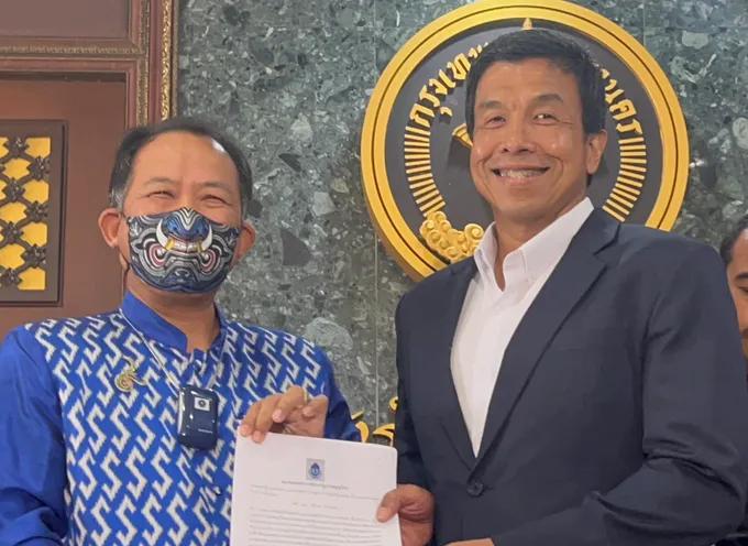 'ศรีสุวรรณ' บุกถาม 'ชัชชาติ' สวนชูวิทย์ ตกเป็นของกทม.โดยปริยายแล้วหรือไม่