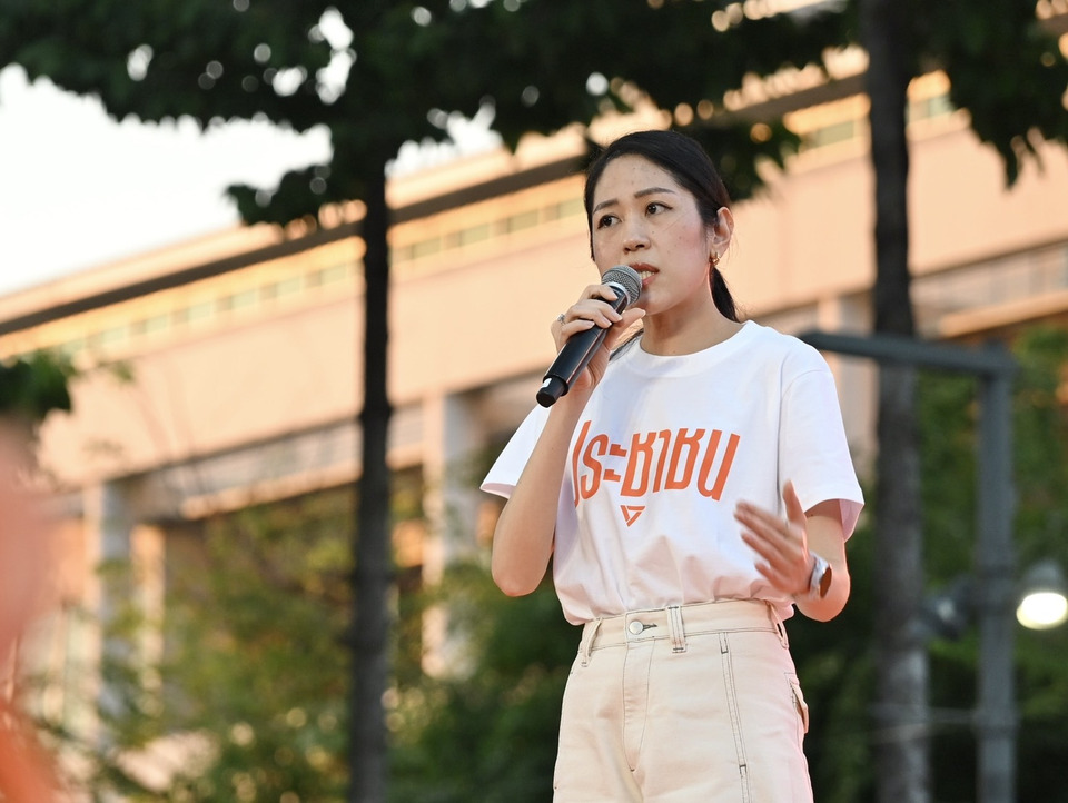 “ช่อ” ประกาศสัญญาสามย่านท้าทายกูรูการเมือง! ลั่นรอบนี้ต้องชนะเกิน 50% ปิดสวิตช์กลไกเก่า ปลุกหัวคะแนนธรรมชาติช่วยส่องแสงสว่างทั่วประเทศ