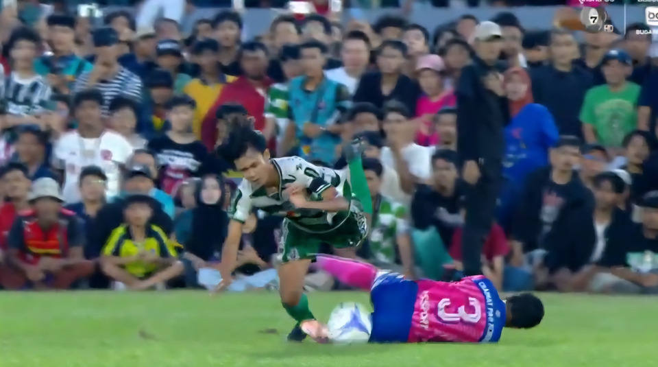 ดับฝัน! “หมอนทองวิทยา” อบจ.ชัยนาท พลิก แซง 2-1 คว้าแชมป์ บอลนักเรียน 7 สี