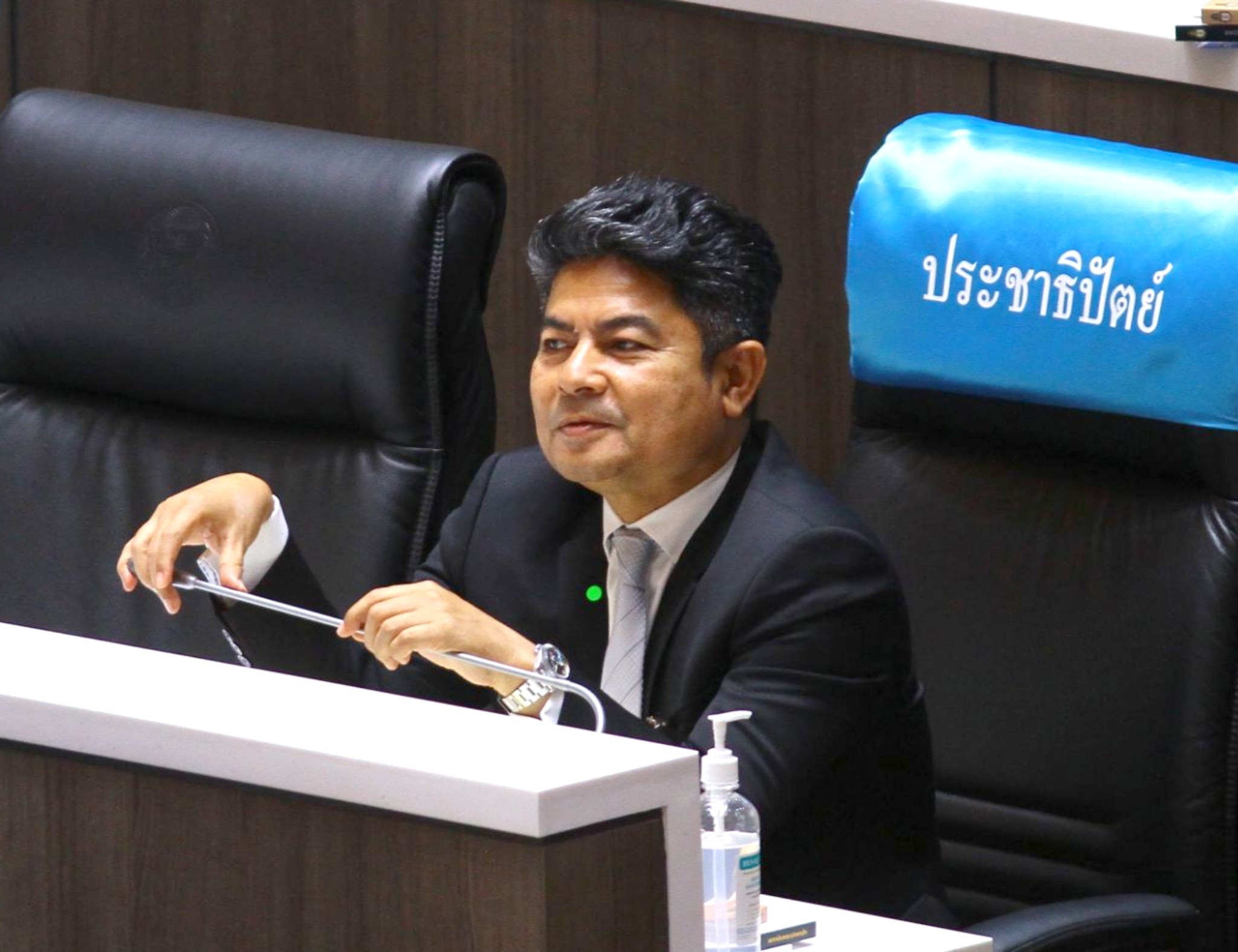"เทพไท"เบรกส.ว.ล่าชื่อส่งศาลตีความแก้ รธน.ติงควรมีวุฒิภาวะช่วยรบ.ลดความขัดแย้งในบ้านเมือง อย่าซำ้เติมร้อนขึ้น